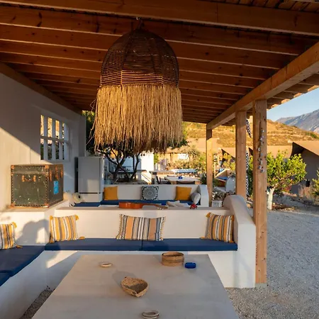 Hotel Chez Yaya - Sea View Luxury Emborios